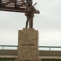 John Lennon (: Estatua en Perú - Lima - San Miguel