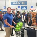 Arnold Schwarzenegger shopping. ..