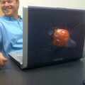 C'est pas un Apple, c'est un tomatoes, c'est une tomate...