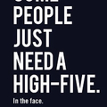 Quelques personnes on juste besoin d'un high five sur le visage avec une chaise!