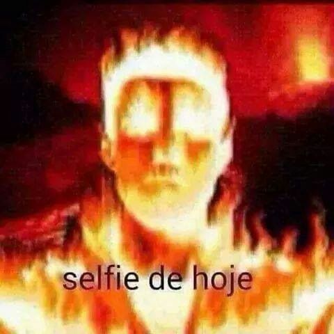 Uma selfie basica - meme