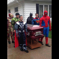 Familia se disfraza por el funeral de su hijo de 5 años