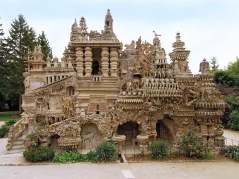 A man spent 30 years collecting stones to handcraft this mini castle - meme