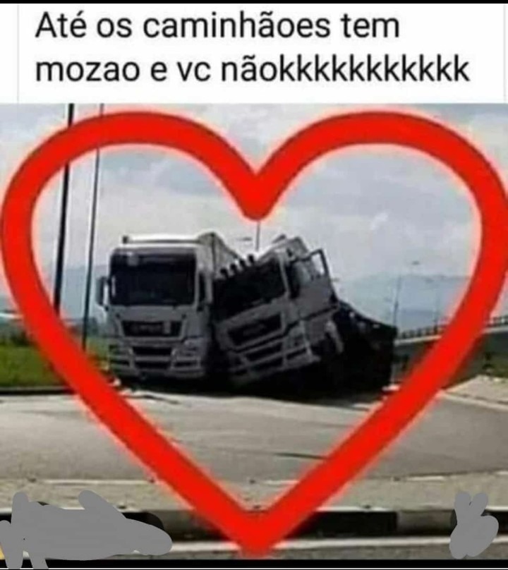 Romance de caminhões - meme
