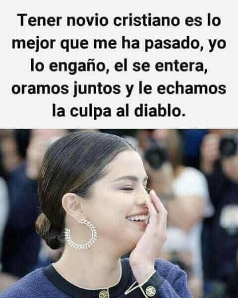 Y el otro que esta ahí de menso - meme