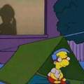 Milhouse ve a jugar afuera con Bart