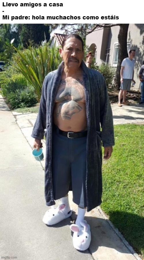 Meme de machete en pijama