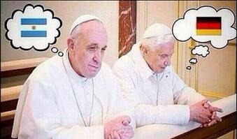 El papa bueno reza por argentina - meme
