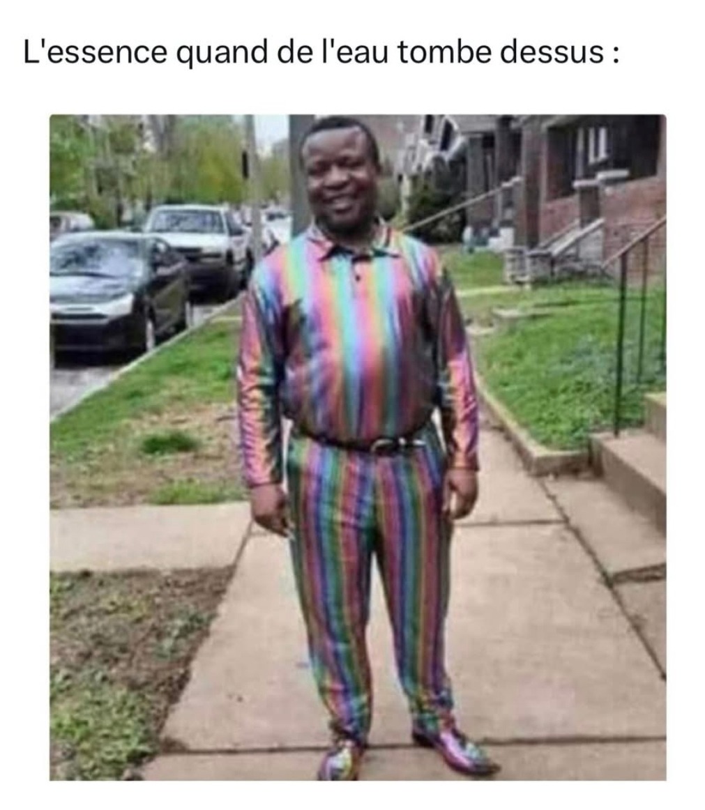 L'essence quand elle goûte un peu à l'eau bénite - meme