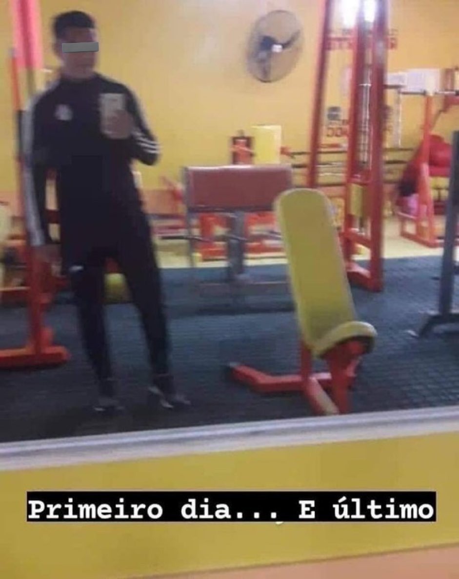 Academia nunca mais - meme
