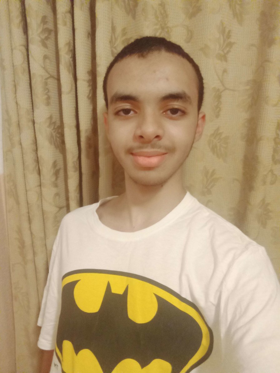 Segundo face reveal de Anas, esta vez con una camisa de Batman - meme