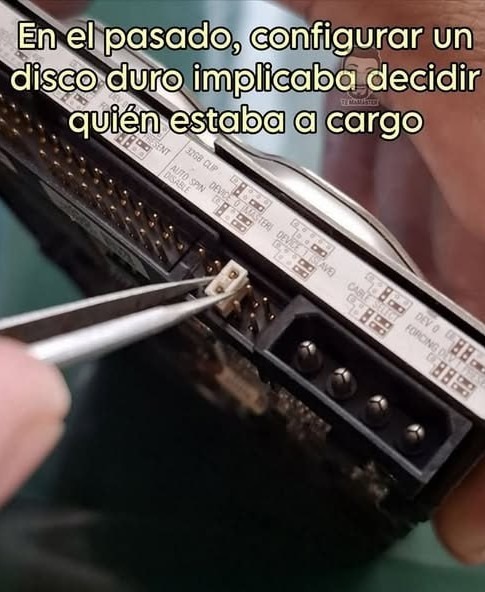 Antes configurar un PC era como elegir presidente - meme