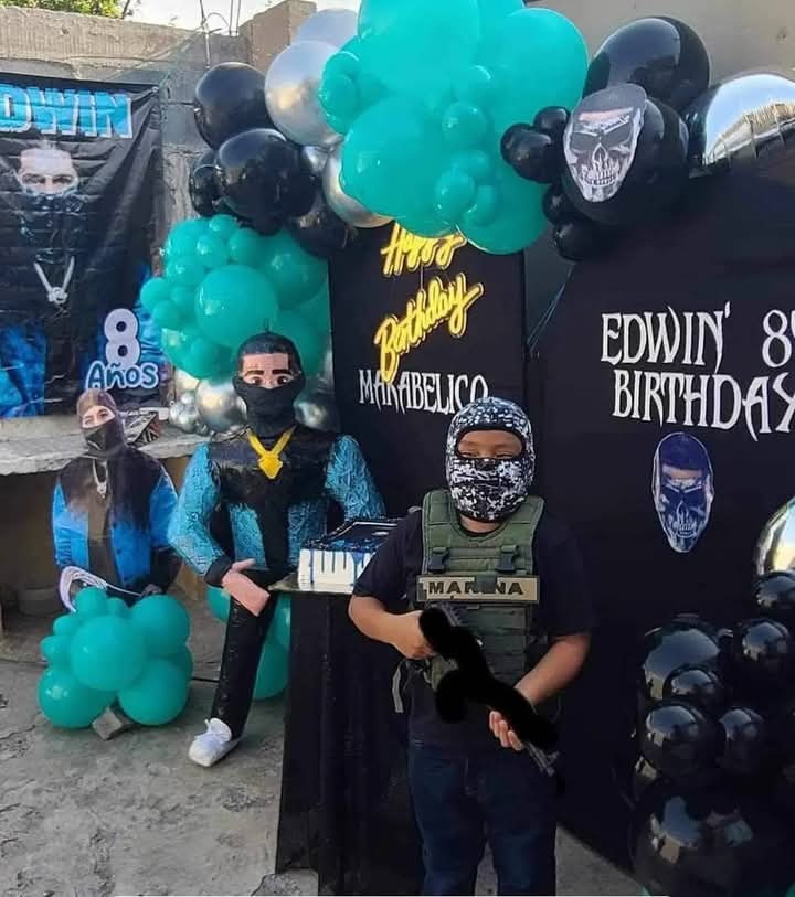 Está muy rara esa fiesta de cumpleaños. - meme