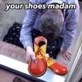 Sus zapatos madam