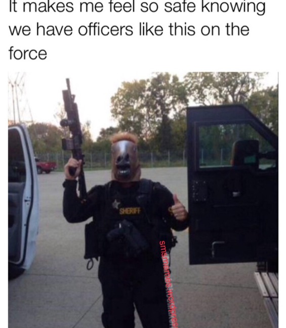 Hoarse Cop - meme