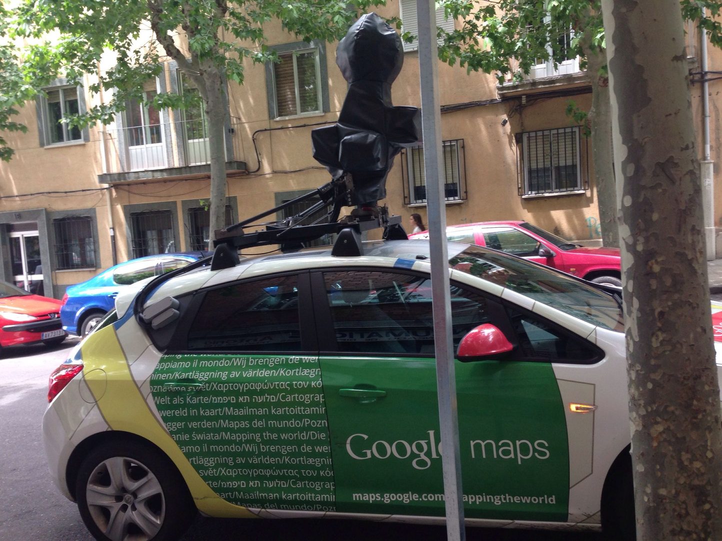 Y así es un coche de Google maps - meme