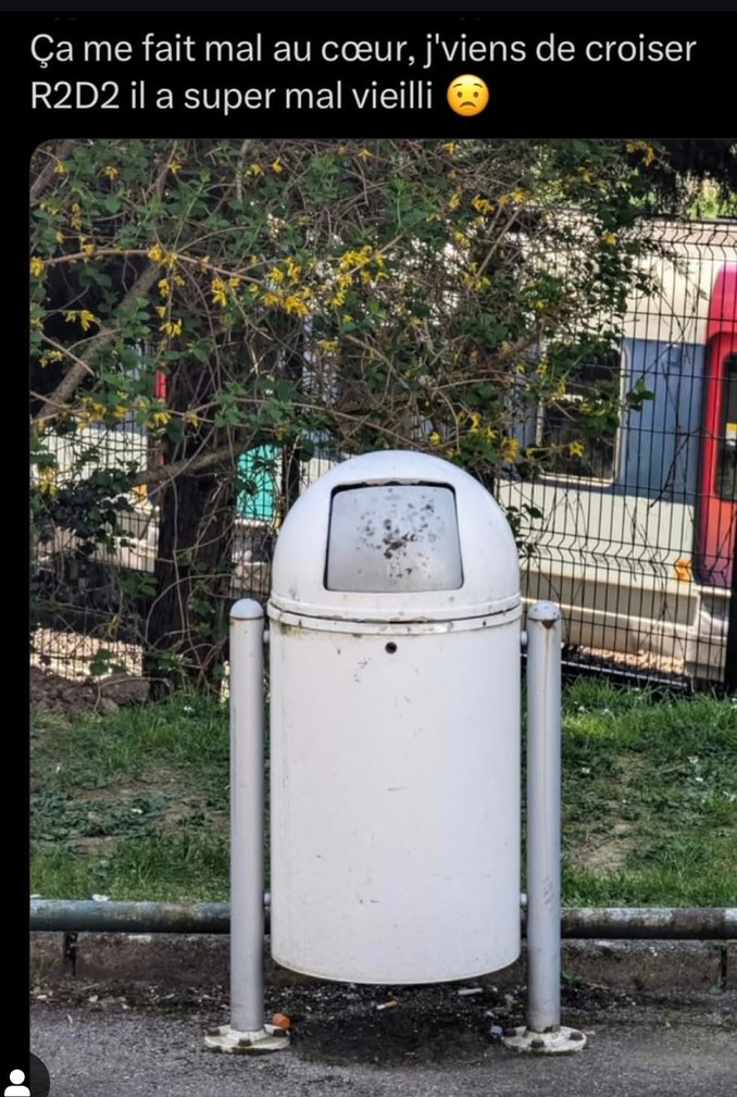 R2D2? Plutôt R2Décomposé - meme