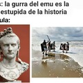 El contexto es que Caligula era un emperador romano que le declaro la guerra al mar