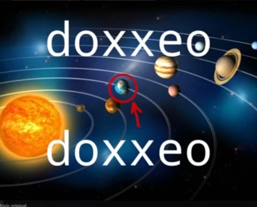 DOXXEO - meme