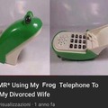 Usando mi teléfono rana para llamar a mi mujer divorciada