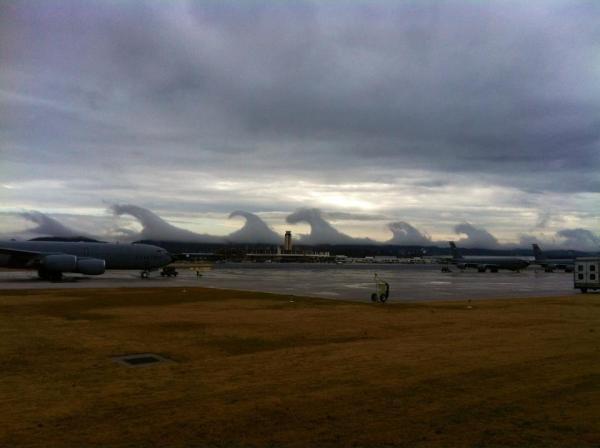 Rare Kelvin-Helmholtz Clouds Over Alabama - meme