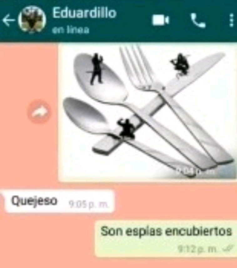 Espías en Cubiertos - meme