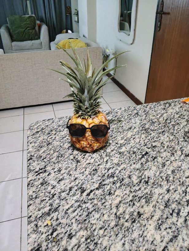 Piña con estilo - meme