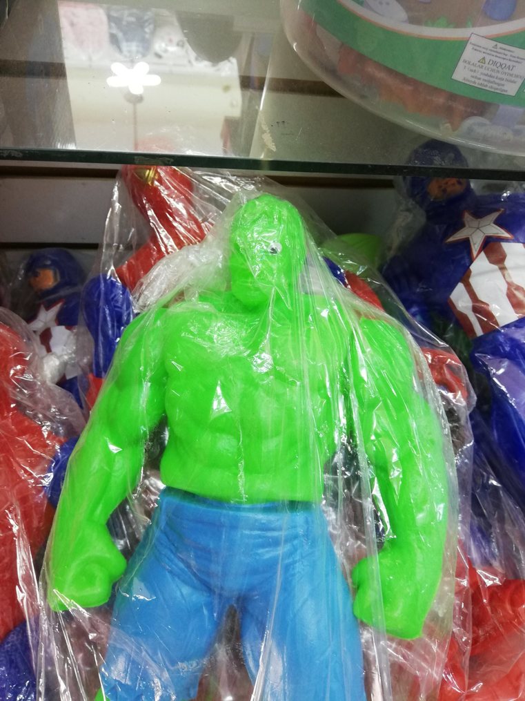 Le falta un ojo a Hulk D: - meme