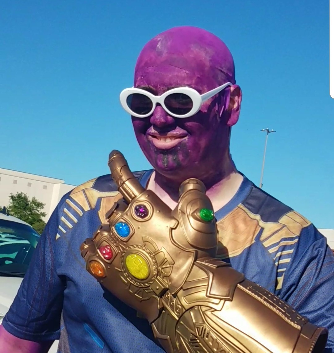 Scuffed Thanos - meme
