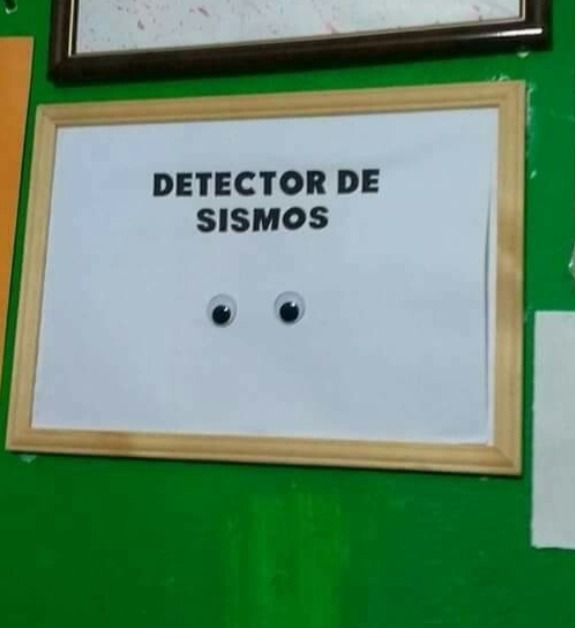 Asi le botan a tu madre - meme