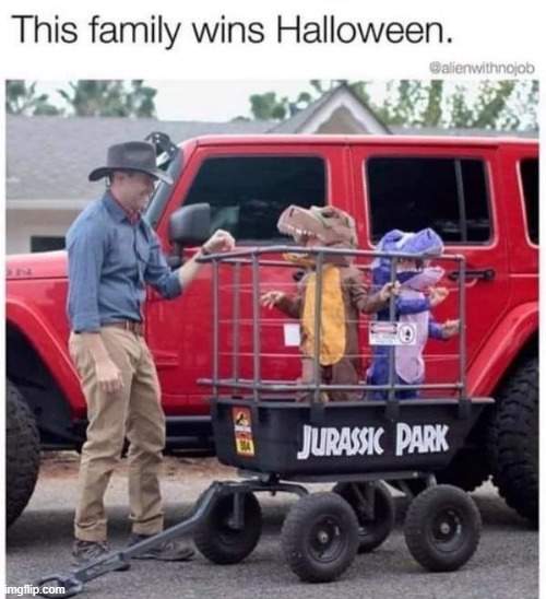 This family wins Halloween - meme