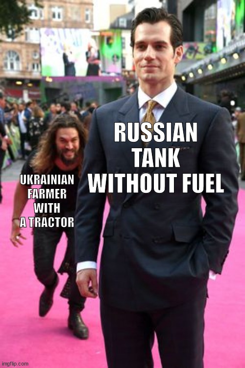 Russian tanks without fuel are being stolen by Ukrainian farmers - meme