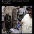 deitado eternamente rindo