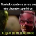 Matt Murdock viendo a She Hulk como abogada superhéroe