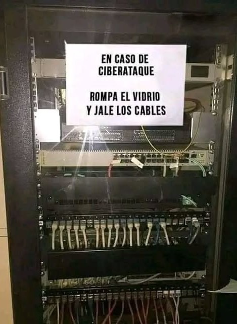 En caso de ciberataque - meme