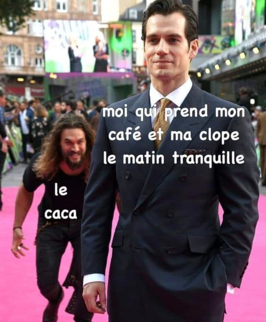 Moi avec mon café et ma clope tranquille jusqu'à ce que les toilettes me surprennent - meme