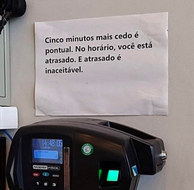 Eu chegando 5 minutos mais tarde e sendo inadmissível - meme