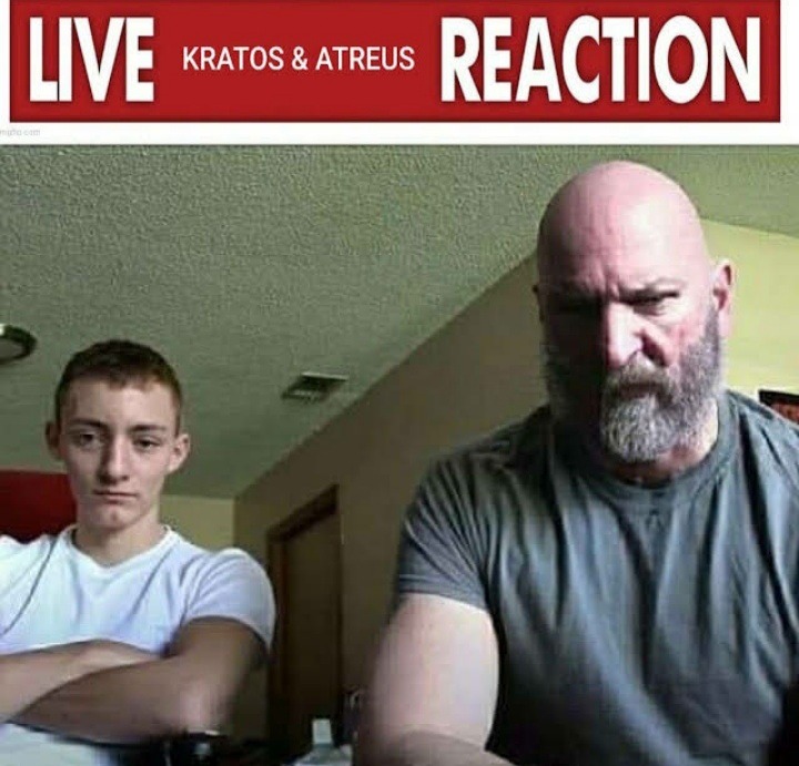 Kratos y Atreus viendo los game awards - meme