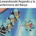 Lewandowski llegando a la enfermería del Barsa