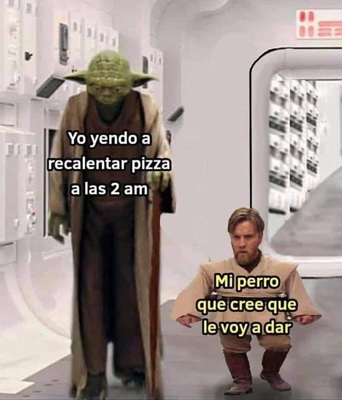 Yo a las 2am por pizza y mi perro creyendo que le toca - meme