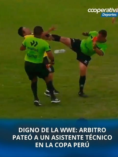El árbitro en la Copa Perú creyó que estaba en la WWE - meme