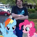 Average memedroider with a pony pfp