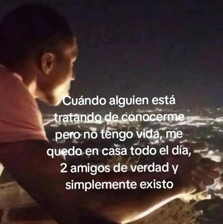 SIMPLEMENTE EXISTIENDO - meme