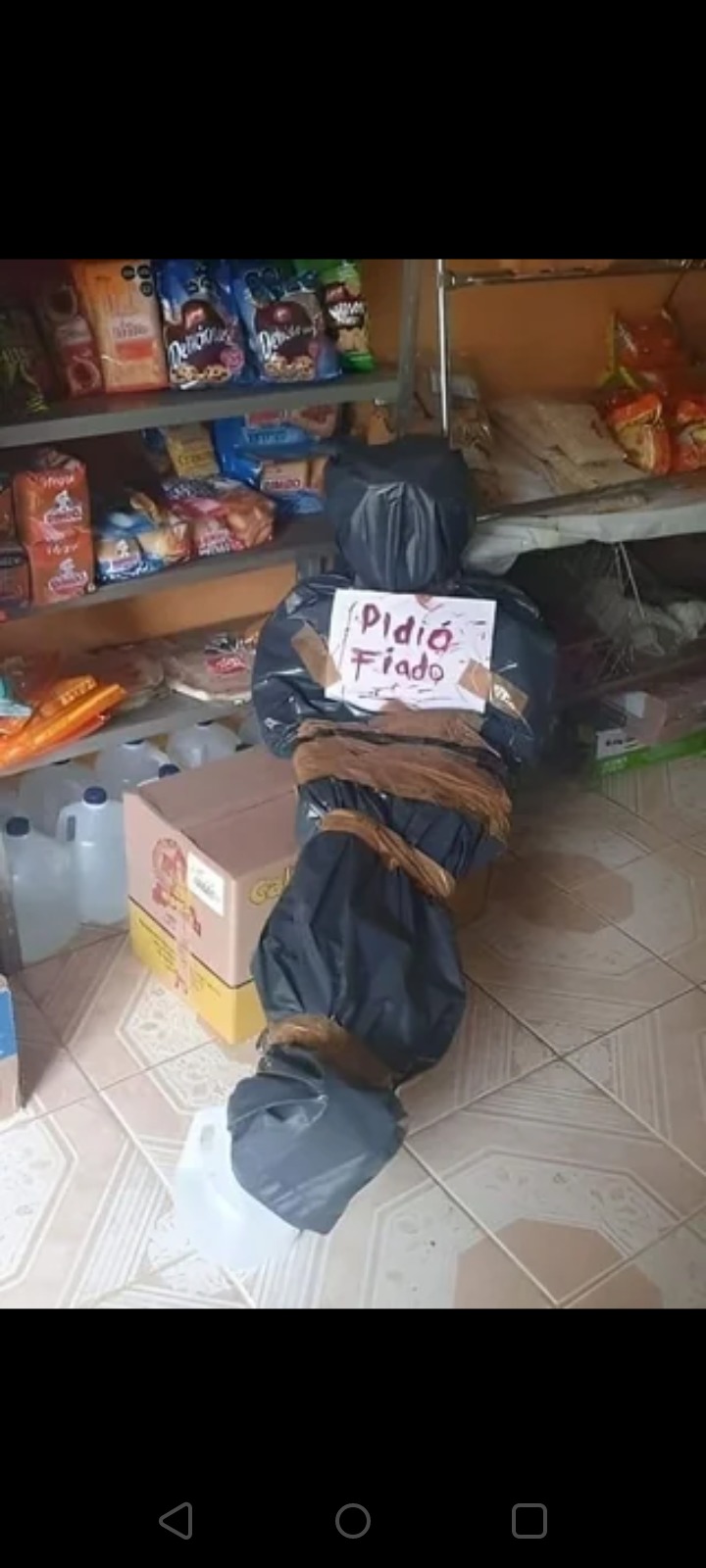 Ya se siente el halloween en ecuador.... - meme