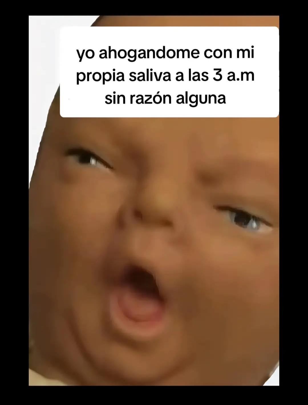 meme de ahogarse con su propia saliva