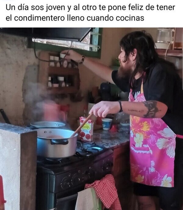 Un día sos joven y al otro te emociona tener condimentos completos - meme