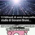 *Leggete qui,creature poco colte*Giovanni Bruno è stato il primo a capire che non esiste soltanto un sistema solare,bensì più sistemi solari contenenti altri pianeti.
In sintesi: Ha scoperto l'esistenza dell'Universo