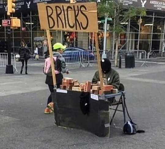 Bricks (tijolo pra quem n manja dos engrish - meme