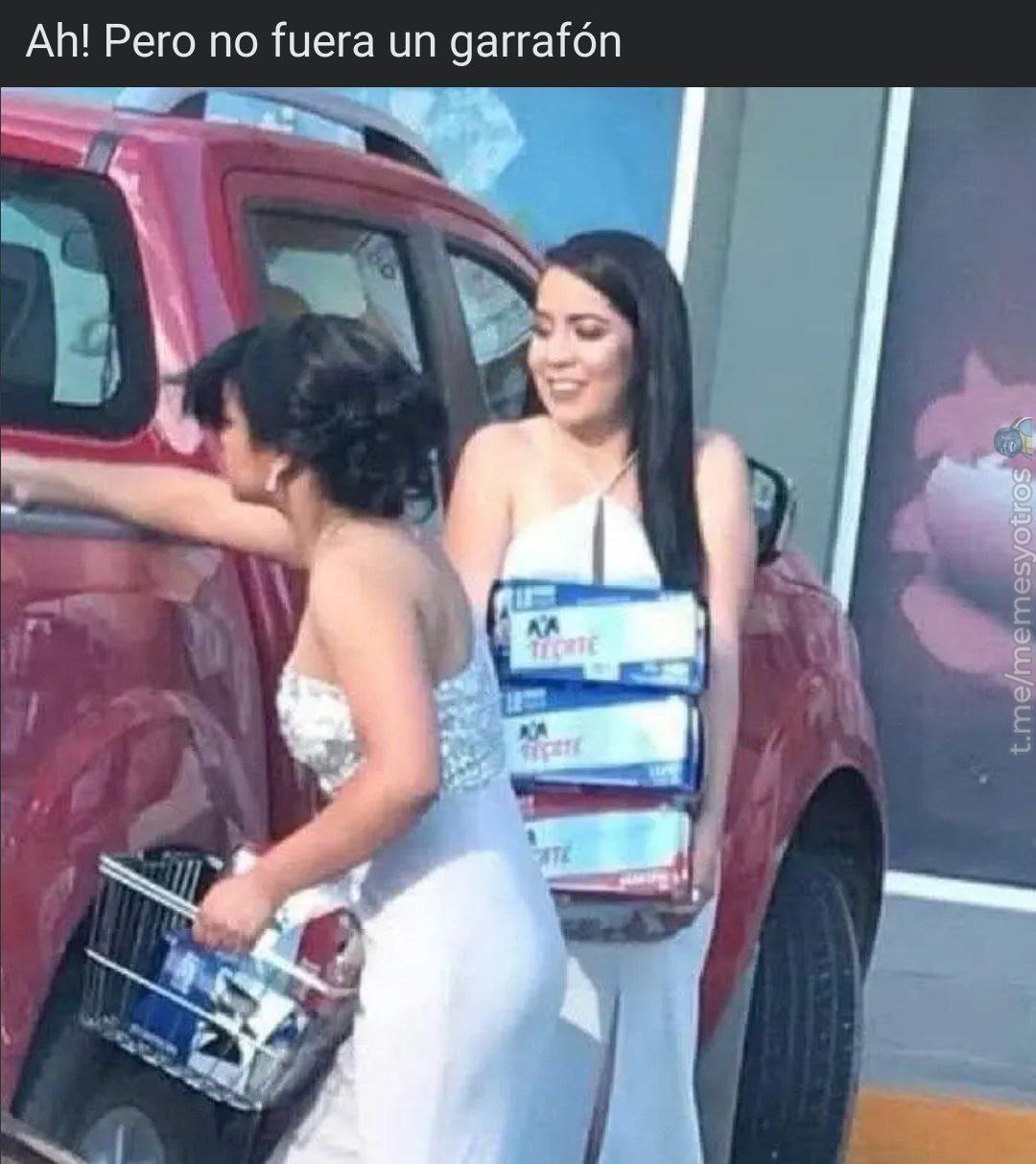 Ah, pero si fuera un garrafón sí lo cargarías - meme