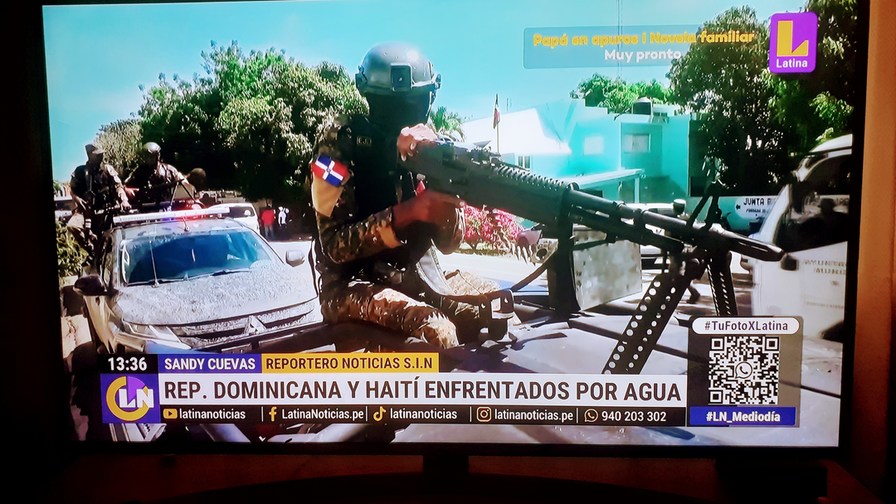 La república bananera de Haití vs la superpotencia República Dominicana se van a 3era guerra mundial :raising: - meme